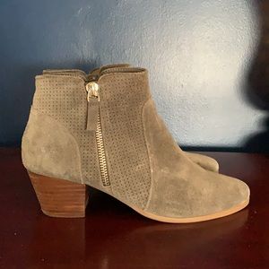 violet and red booties